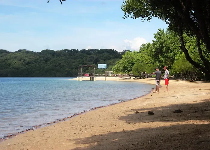 ホリデーパーク White Sandy Beach Menjangan 2*